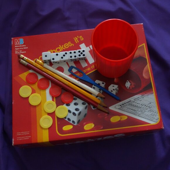 Vintage 1991 Milton Bradley Yahtzee  950 Ages 8 to Adult For 1 or More Players - Picture 8 of 16